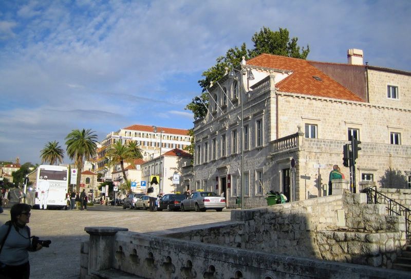 Brsalje-Platz vor dem Pile Gate Dubrovnik