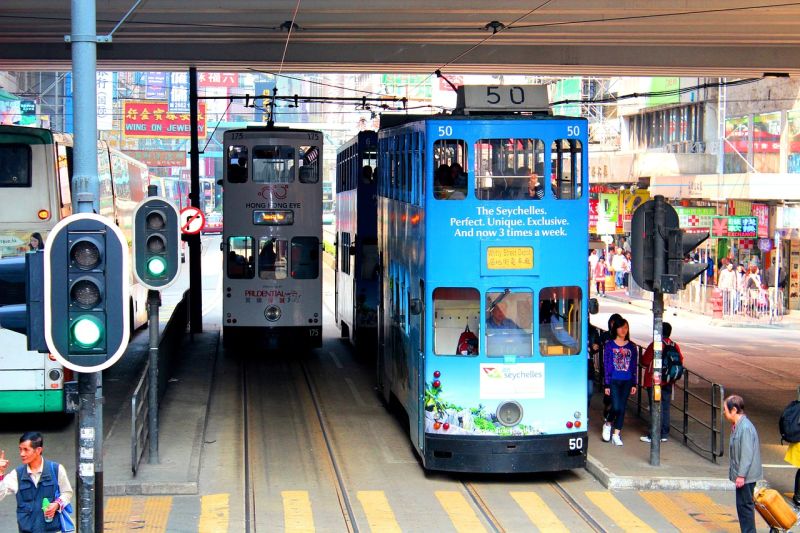 Historische Straßenbahn (Ding Ding) auf Hongkong Island