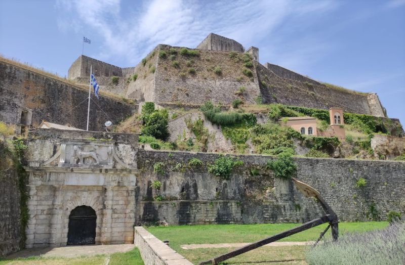 Neue Festung Korfu auf eigene Faust besuchen